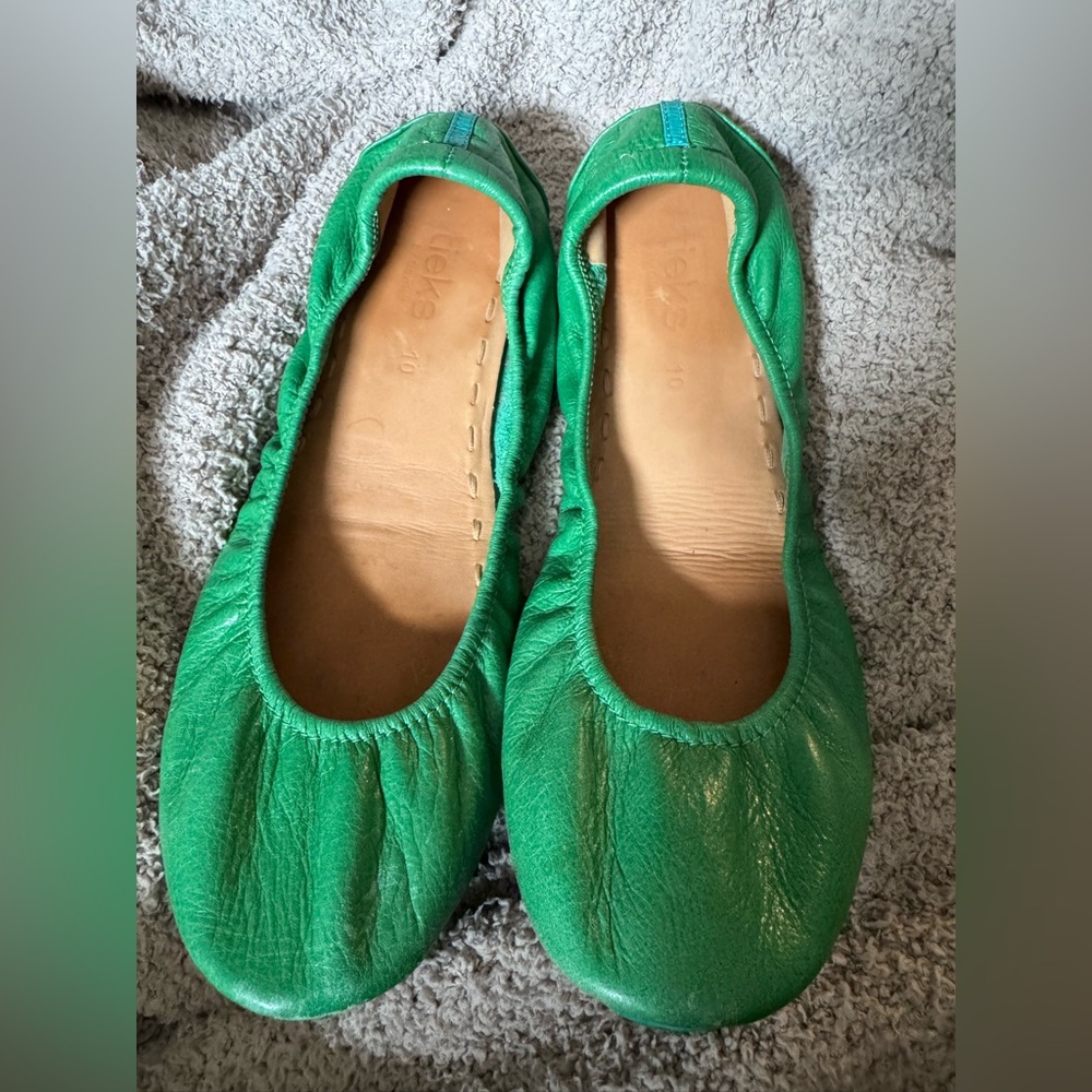 Tieks green size 10